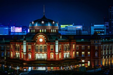 Tokyo İstasyonu 'nun ışığı, gece görüşü.