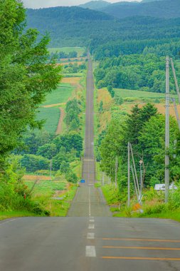 Hız treninin yolu (Furano, Hokkaido)
