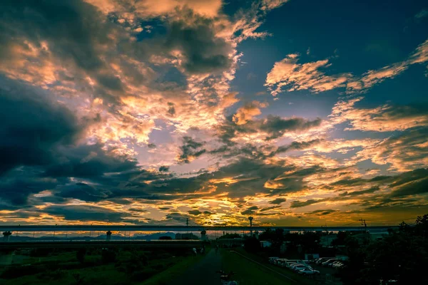 Stehen Datumsbrücke Und Die Dämmerung Des Herbsthimmels Tachikawa — Stockfoto