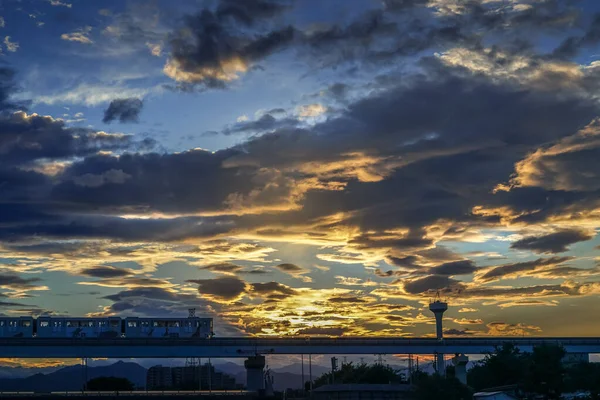 Puente Fecha Permanente Crepúsculo Del Cielo Otoñal Tachikawa —  Fotos de Stock