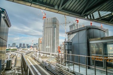 Yurikamome 'un Tokyo silueti