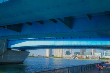 Yeni Toyosu şehrinin ve güzel havanın