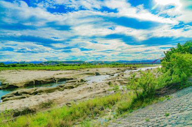 Tama Nehri 'nin kaya oluşum bandı (Tokyo Akishima)