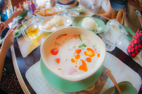 Тайская Еда Подана Блюдо — стоковое фото