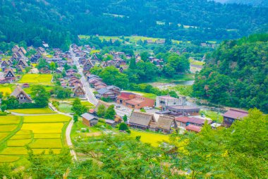 Shirakawa-go silueti (Takayama, Gifu Bölgesi)
