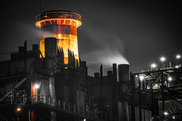凯欣地区的工厂夜景 — 图库照片