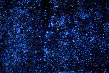 Akan su damlacıklarının resmi