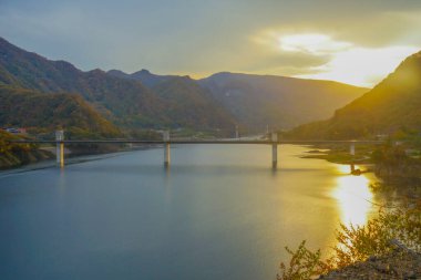 Yatsusan Köprüsü ve Günbatımı