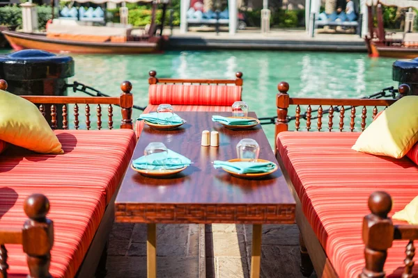 Riverside Restoranı (Birleşik Arap Emirlikleri). Çekim Konumu: Dubai