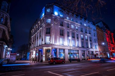 Piccadilly Gece Görüşü Sirki (Londra). Çekim Konumu: Birleşik Krallık, Londra
