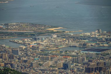 Osaka Körfezi Rokko Dağı 'ndan görüldü. Çekim yeri: Kobe şehri, Hyogo Bölgesi