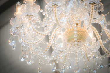 Muhteşem avize (düğün görüntüsü). Çekim yeri: Tokyo Büyükşehir Bölgesi