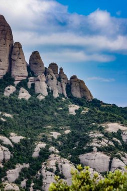 Montcaats tek kayalık dağı (İspanya Callaina). Çekim Konumu: İspanya, Barselona