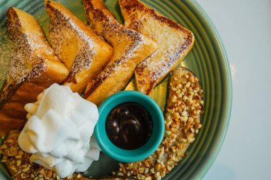 Fransız tostu ve kremalı kahvaltı. Çekim yeri: Yokohama-şehir kanagawa ili