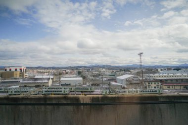 Fukushima şehrinin karla kaplı görüntüsü. Çekim Konumu: Fukushima Bölgesi
