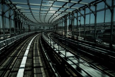 Yurikamome Hattı 'nın (Minato-ku, Tokyo) penceresinden. Çekim yeri: Tokyo Büyükşehir Bölgesi