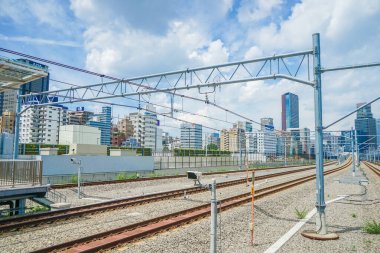 Görüntü: Takawa Gateway İstasyonu Platformu. Çekim yeri: Tokyo Büyükşehir Bölgesi