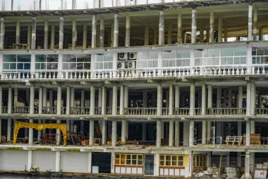 Tamamlanmamış binanın panoramik görünümü (Colombo)