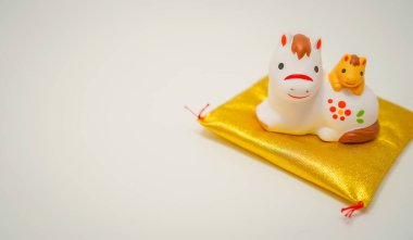 At Yılbaşı Malzemeleri Yılı (Yeni Yıl Kart Malzemeleri)