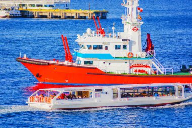 İtfaiye ve su otobüsü servisi.