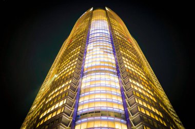 Roppongi Hills 'e bakıyorum.