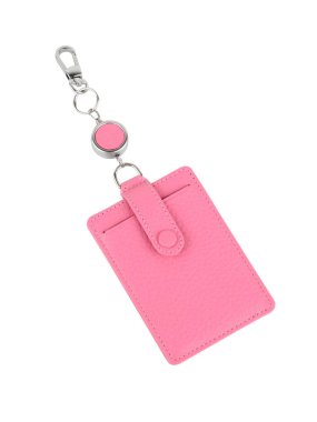 Beyaz arka planda izole edilmiş pembe deri ceketli çalışma kartı.
