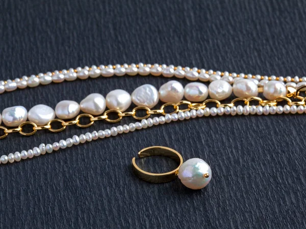 Luxury Elegant Baroque Pearl Golden Pendant Necklaces Black Textured Background — Stock Photo, Image