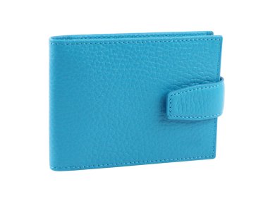Hakiki sığır derisinden yapılmış yeni açık mavi cüzdan. Beyaz arka planda izole edilmiş. Yakın çekim. 