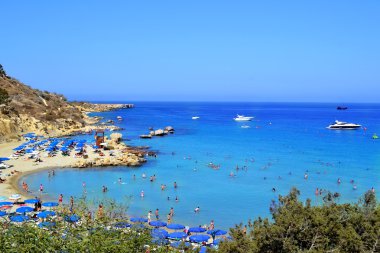 Sunny beach ve mavi Akdeniz