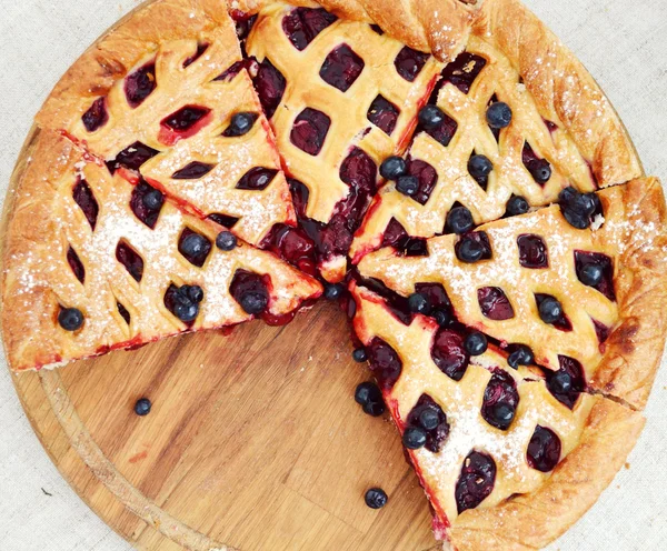 Hagyományos amerikai berry pie arany tészta — Stock Fotó