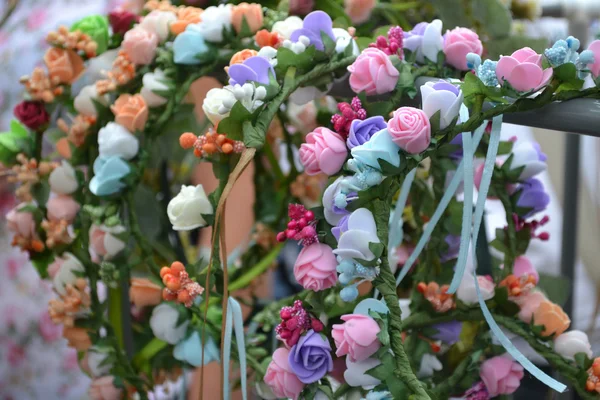 Wedding wreaths with roses and other flowers — Stock Photo, Image