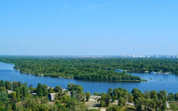 Belle vue sur la rivière Kiev Dnipro et l'île de Trukhaniv — Photo