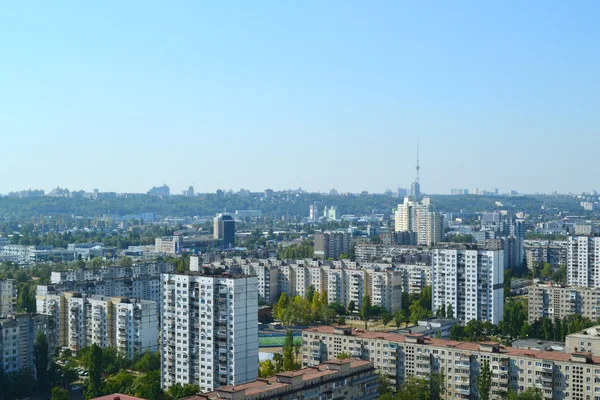 Panoramik Kiev sokakları ve çatılar — Stok fotoğraf