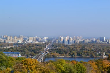Sonbaharda Kiev şehrinin güzel manzara