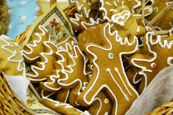 Christmas basket with ginger bread — Stock Photo, Image