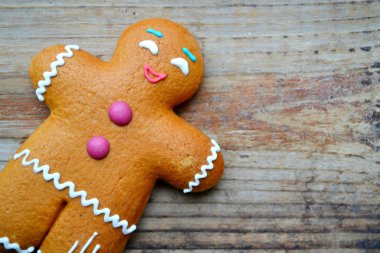 Noel kurabiyesi insan Zencefil Ekmek Yapımı