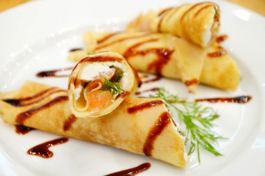 Somon ve Philadelphia peynir ile Pancakes