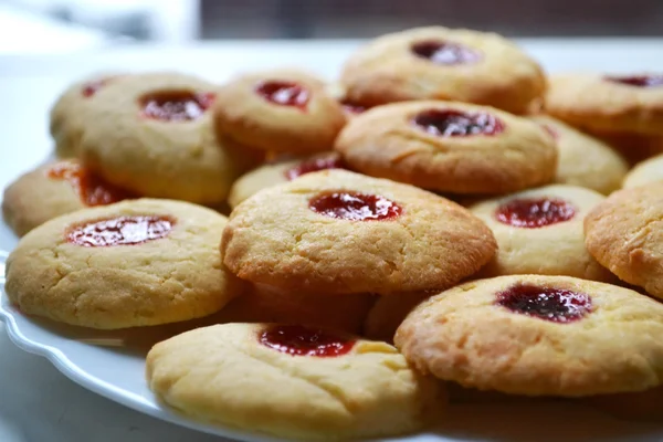 Galletas caseras con mermelada —  Fotos de Stock