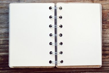 Eski kağıt ile an boş retro spiral defter