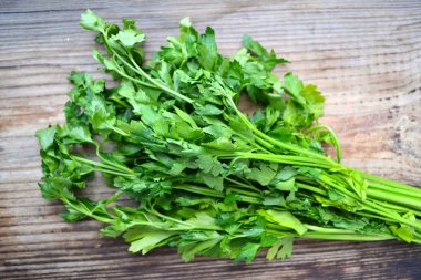 Demet taze yeşil maydanoz ahşap tablo