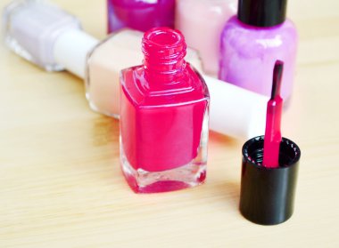 Mor oje closeup bir şişe