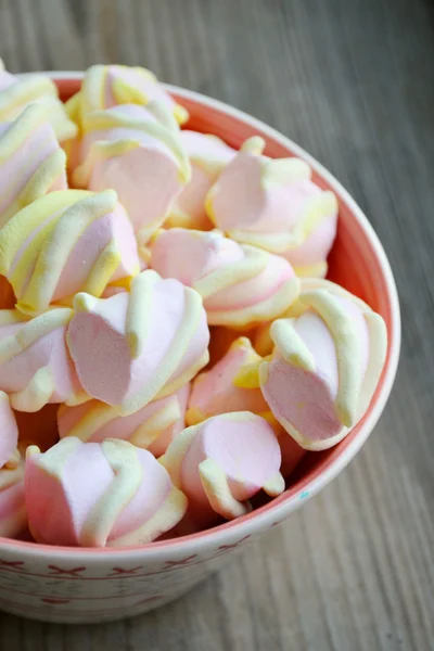 Lots of yellow and pink marshmallows — Stock Photo, Image