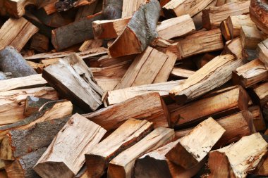 Yığın, yakacak odun günlükleri ve bloklar