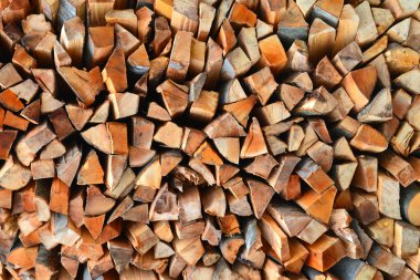 Yığın, yakacak odun günlükleri ve bloklar
