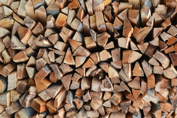 Gros tas de billes et de blocs de bois de chauffage — Photo