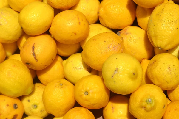 Muchos limones amarillos — Foto de Stock