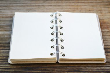Eski kağıt ile an boş retro spiral defter