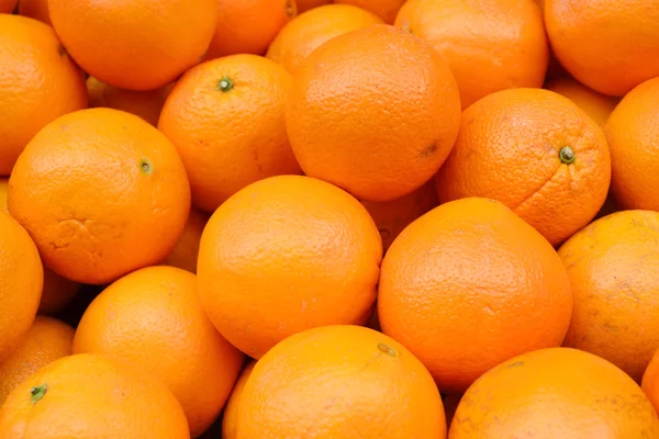 Naranjas ecológicas saludables en el mercado — Foto de Stock