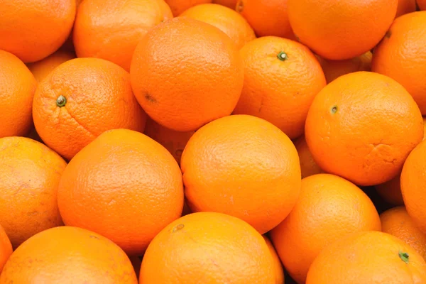 Naranjas ecológicas saludables en el mercado — Foto de Stock