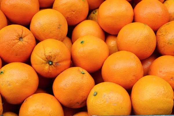 Naranjas ecológicas saludables en el mercado — Foto de Stock